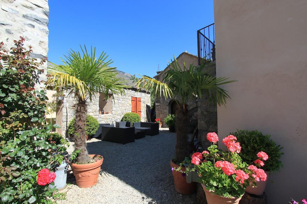 A Mandria, Appartements Avec Cuisine 30M2, Patio, Vue Montagnes Et Citadelle, 5 Minutes A Pied Du Centre Ville Et Des Rivieres Corte  Ngoại thất bức ảnh
